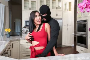 MEYD-782,MEYD-782 Binh nhì, tội phạm của ông chủ 実は夫 ●れ続けてます… ひより của Yoshioka