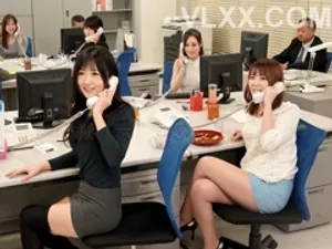 Anh shiper giúp đỡ em chủ nhà xinh đẹp được đền đáp xứng đáng