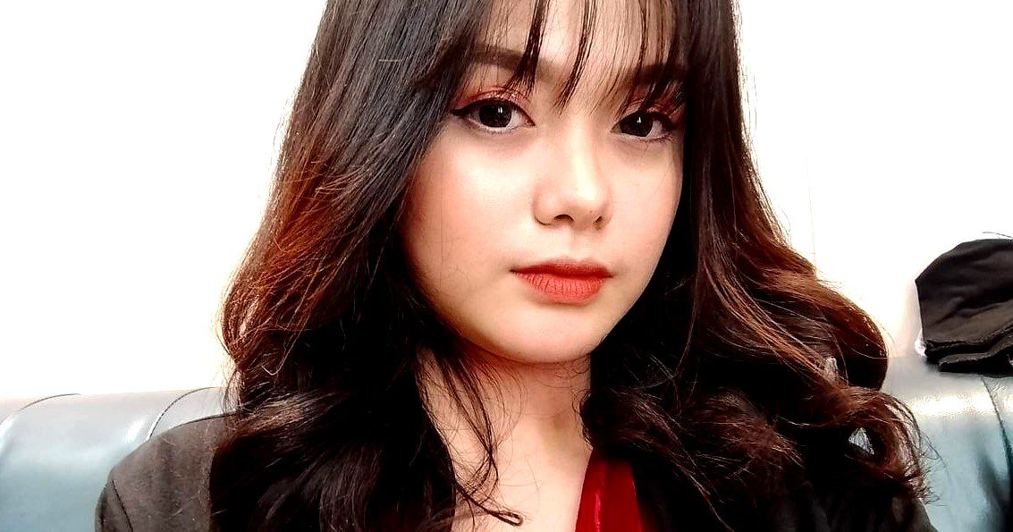Cặp đôi trẻ đang quan hệ tình dục trên ban công và bị hàng xóm nhìn thấy